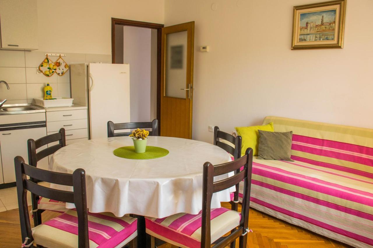 Apartments White & Green In Malinska Exterior foto